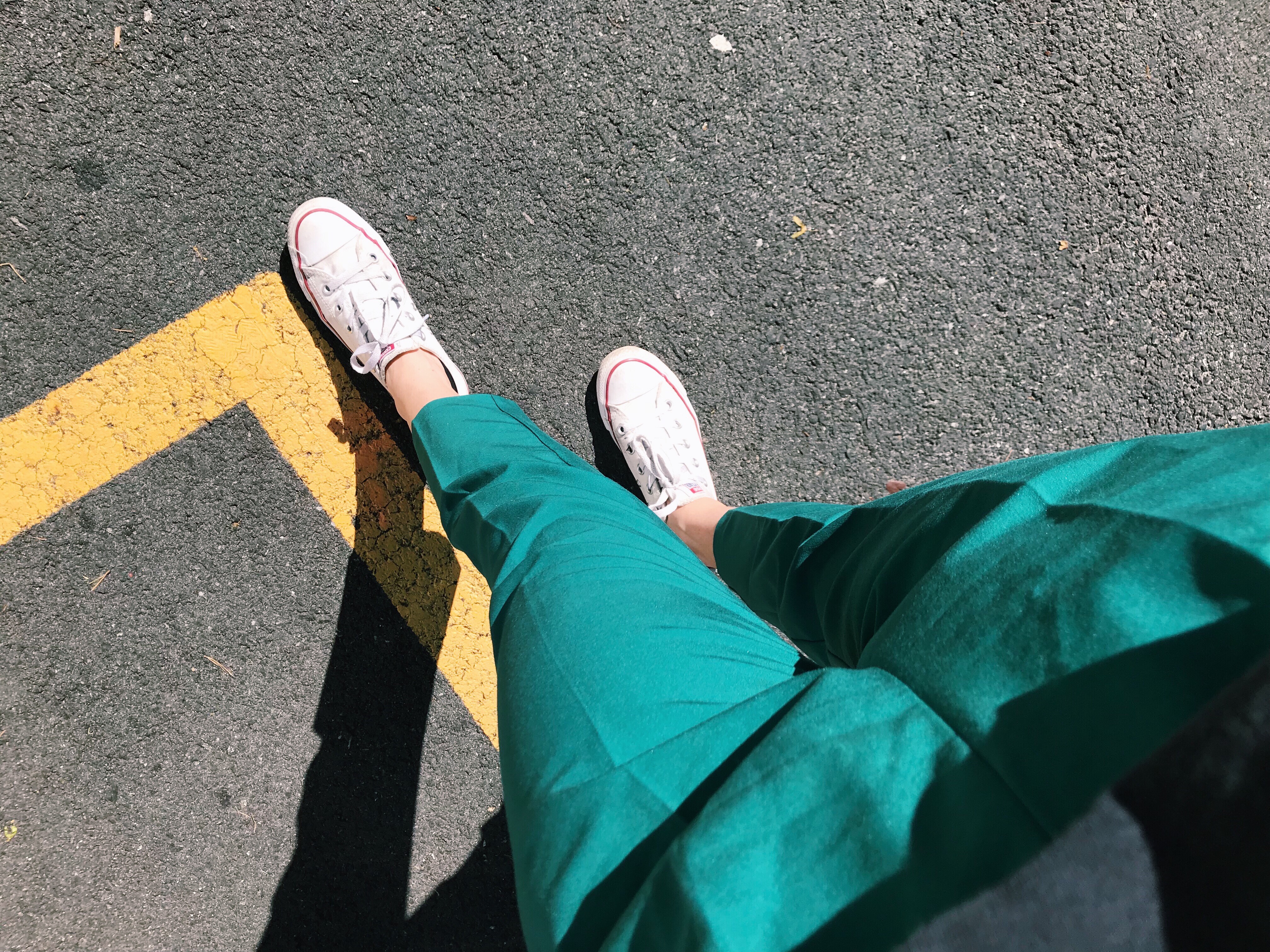 green trousers outfit